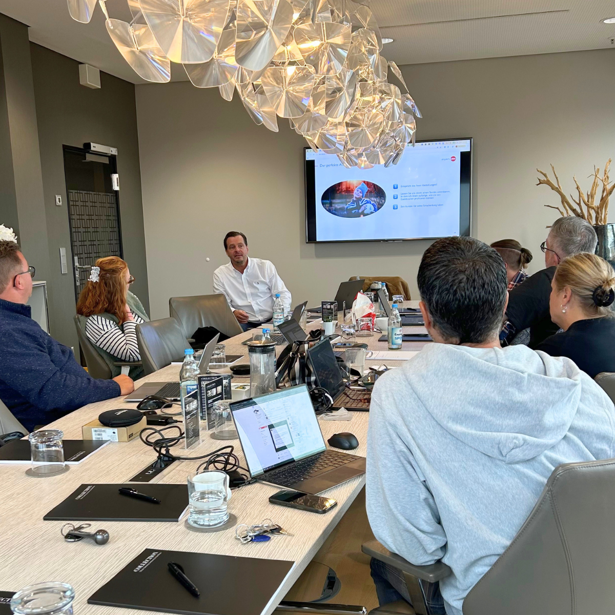 Dominik LinkedIn Post Meeting